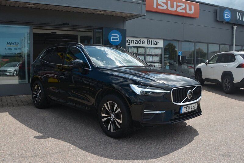 Svart Begagnad 2022 Volvo XC60 Momentum SUV | 334 900 kr (Bra pris) - Bild 1/4
