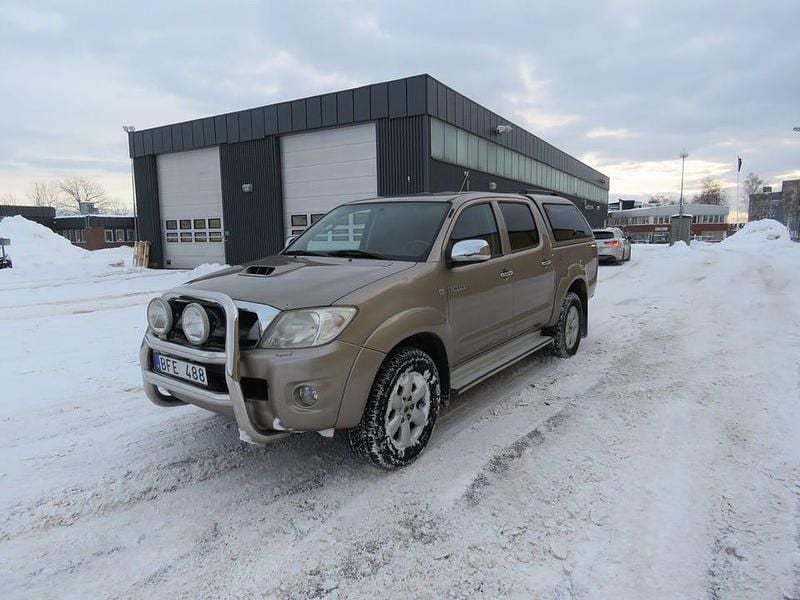 Brun Begagnad 2009 Toyota HiLux Pickup | 179 000 kr (Bra pris) - Bild 1/4