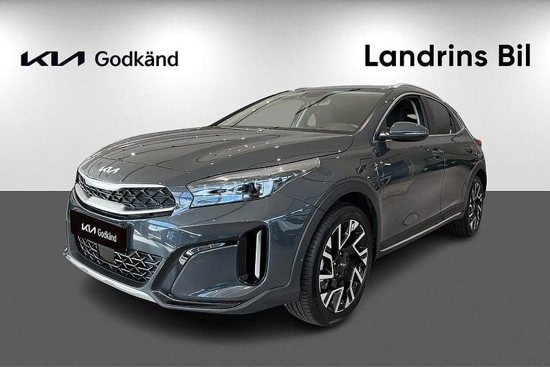 Grå (grå metallic) Begagnad 2024 Kia XCeed SUV | 339 300 kr (Marknadspris) - Bild 1/4
