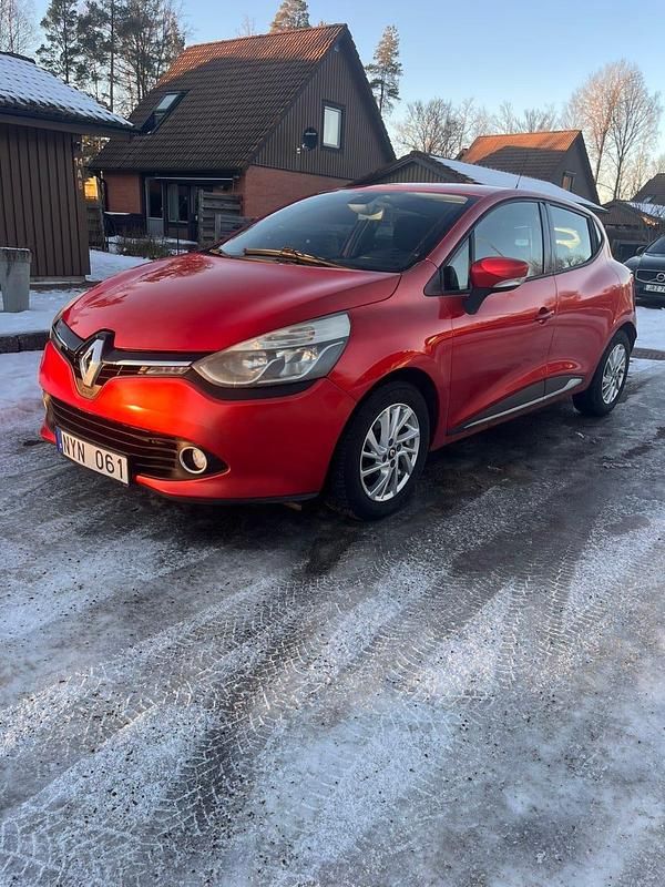 Begagnad Renault Clio IV 90 HK (66 kW) 2014