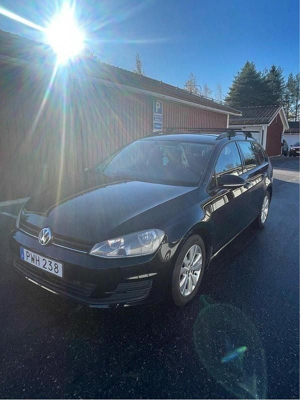 Svart Begagnad 2015 VW Golf VII Kombi | 80 000 kr (Bra pris) - Bild 1/4