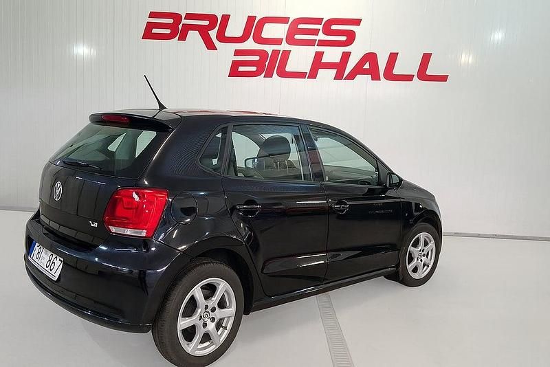 Begagnad VW Polo 86 HK (63 kW) 2010 Svart Halvkombi