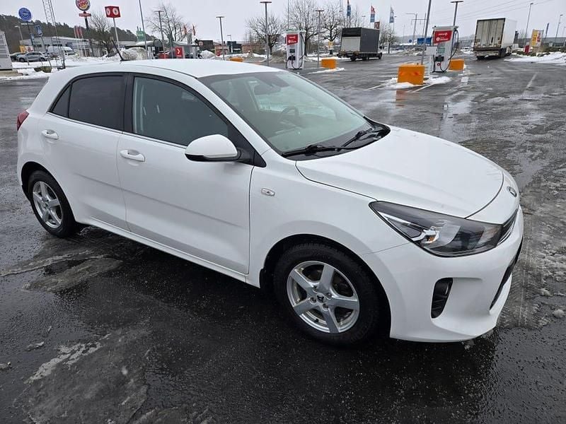 Begagnad Kia Rio 84 HK (61 kW) 2017