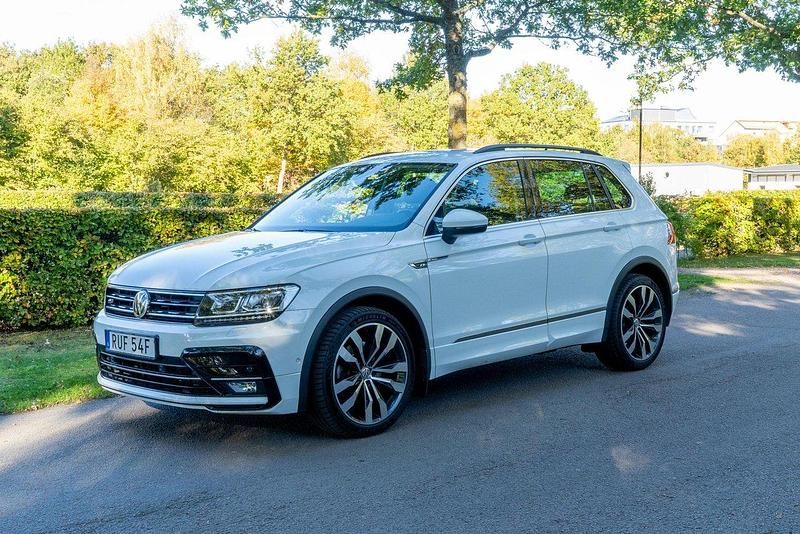 Vit Begagnad 2020 VW Tiguan SUV | 275 000 kr (Marknadspris) - Bild 1/4