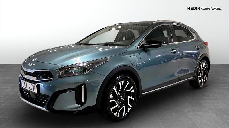 Grå (grey) Begagnad 2023 Kia XCeed Advance SUV | 239 900 kr (Bra pris) - Bild 1/4
