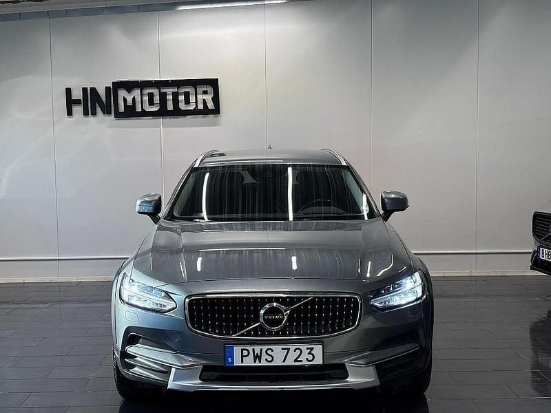 Begagnad Volvo V90 CC Momentum 190 HK (139 kW) 2017 Grå Kombi