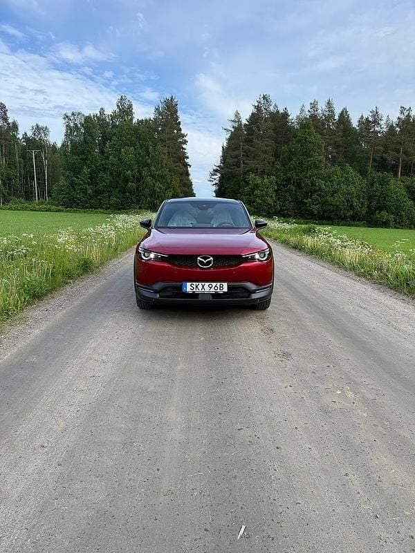 Begagnad Mazda MX30 Edition 105 kW (143 HK) 2020 Röd SUV