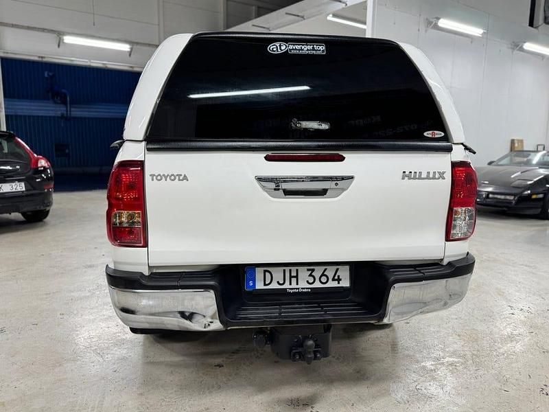 Begagnad Toyota HiLux 150 HK (110 kW) 2018 Vit Pickup