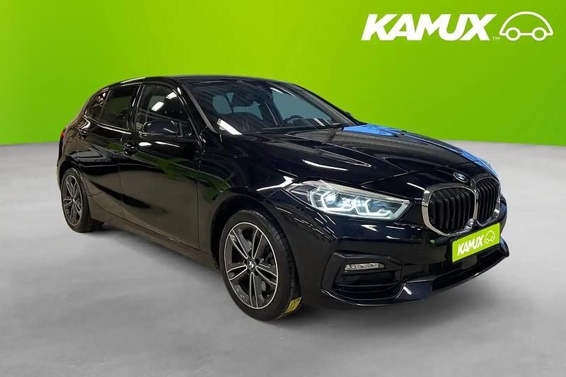 Begagnad BMW 120 Sport Line 178 HK (130 kW) 2022 Svart Halvkombi