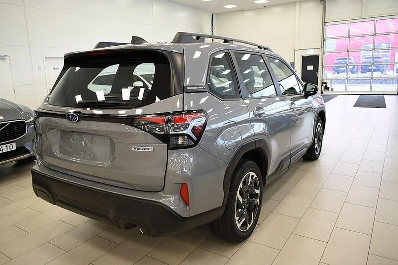 Begagnad Subaru Forester 136 HK (100 kW) 2024 Grå SUV