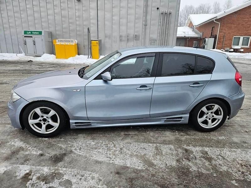 Begagnad 2009 BMW 120 Advantage Halvkombi | 41 000 kr (Bra pris) - Bild 1/4