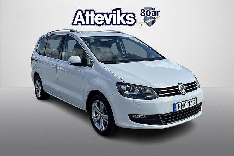 Vit Begagnad 2018 VW Sharan Comfortline Minibuss | 309 900 kr (Marknadspris) - Bild 1/4