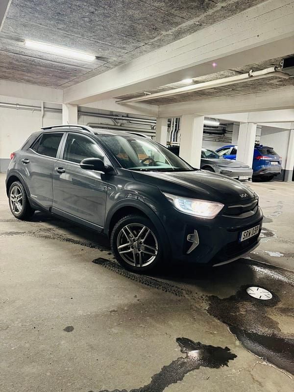 Begagnad 2022 Kia Stonic SUV | 184 900 kr (Bra pris) - Bild 1/4