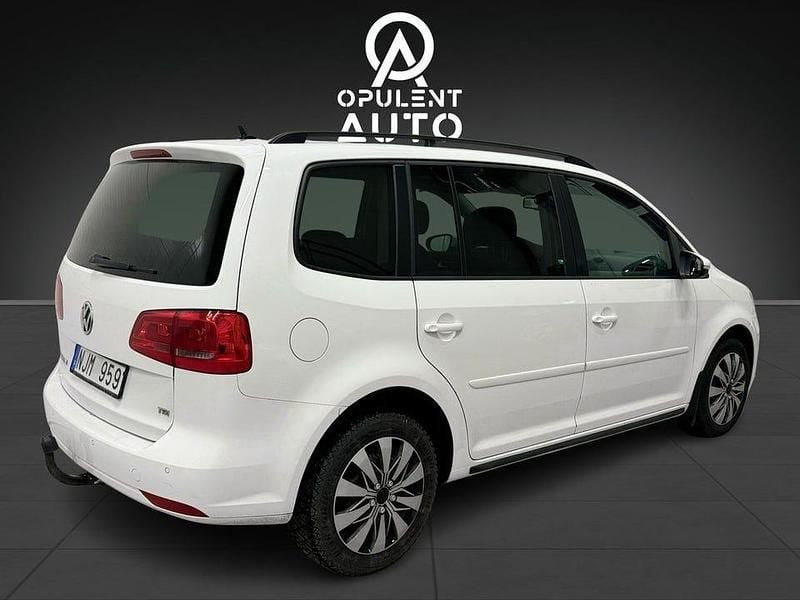 Begagnad VW Touran 141 HK (103 kW) 2014 Vit Minibuss