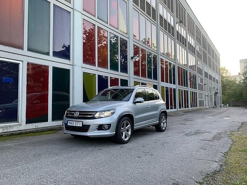 Silver Begagnad 2016 VW Tiguan Sportline SUV | 229 900 kr (Superpris) - Bild 1/4