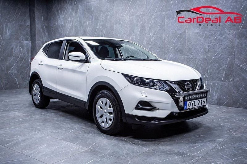 Vit Begagnad 2018 Nissan Qashqai SUV | 174 800 kr (Bra pris) - Bild 1/4