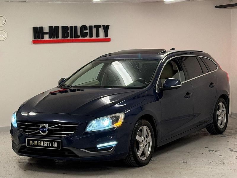 Blå Begagnad 2013 Volvo V60 Momentum Kombi | 71 900 kr (Lite dyr) - Bild 1/4