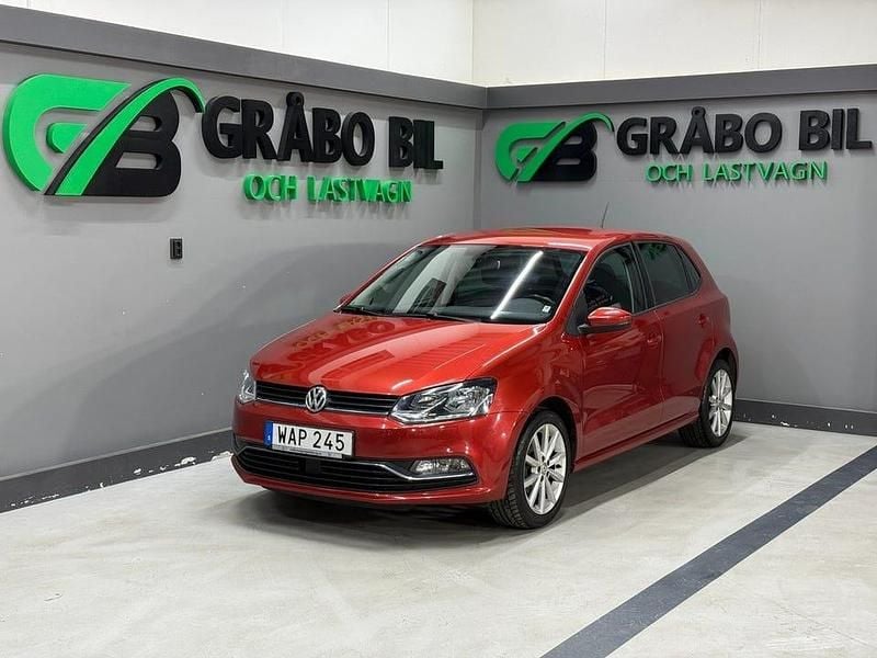 Röd Begagnad 2015 VW Polo Halvkombi | 99 900 kr (Marknadspris) - Bild 1/4