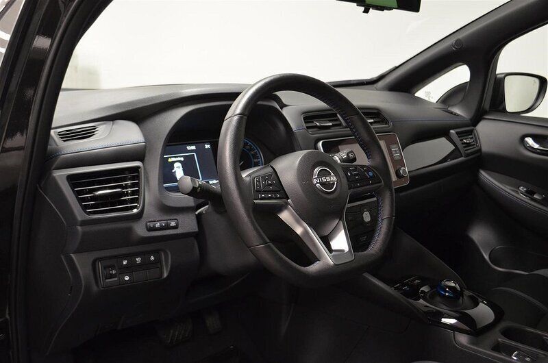 Begagnad Nissan Leaf Tekna 160 kW (218 HK) 2022 Svart Halvkombi