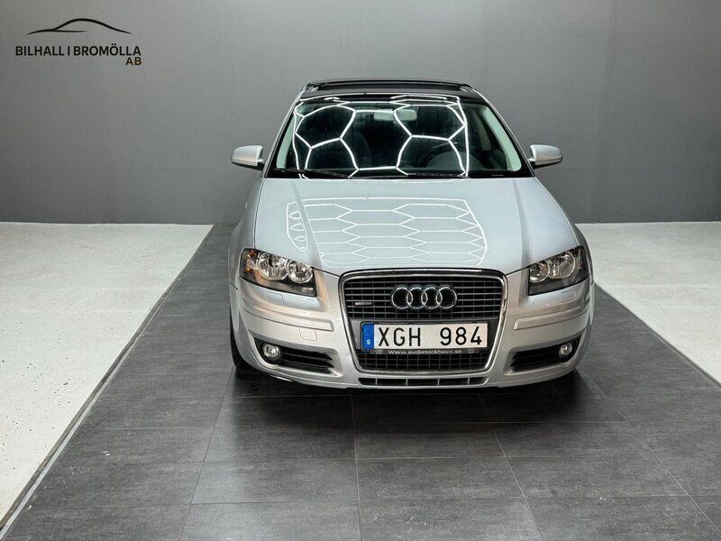 Silver Begagnad 2006 Audi A3 Sportback Comfort Halvkombi | 49 900 kr (Marknadspris) - Bild 1/4