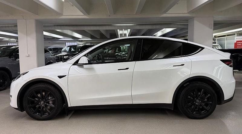 Begagnad Tesla Model Y Long Range AWD 378 kW (514 HK) 2023 SUV