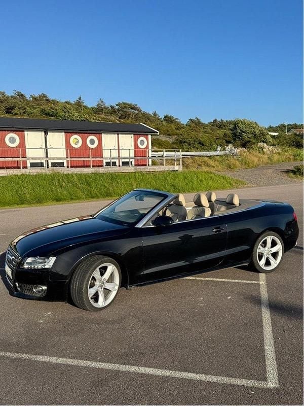 Svart Begagnad 2010 Audi A5 Cabriolet Comfort Cab | 135 000 kr (Bra pris) - Bild 1/4