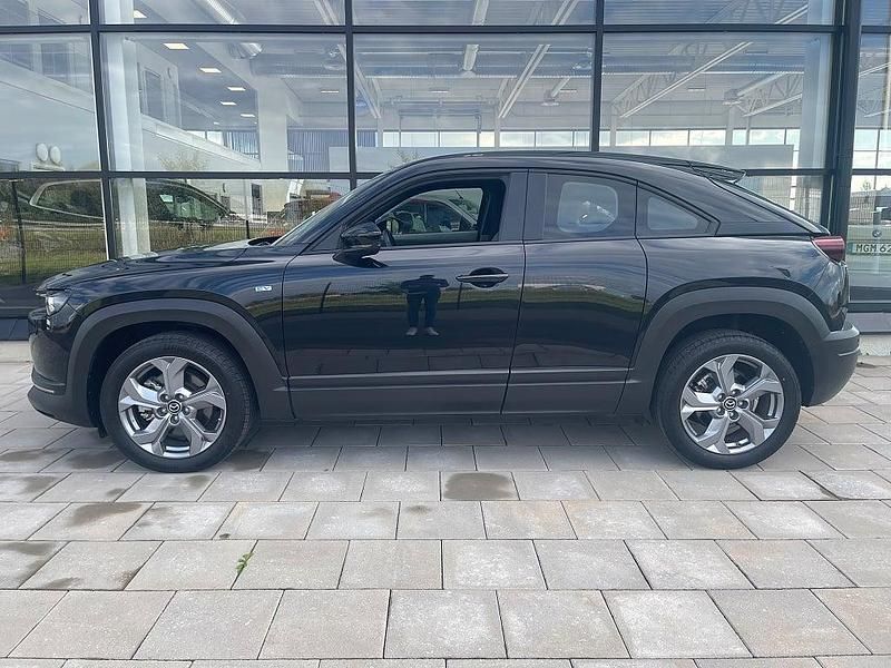 Begagnad Mazda MX30 105 kW (143 HK) 2023 Svart SUV