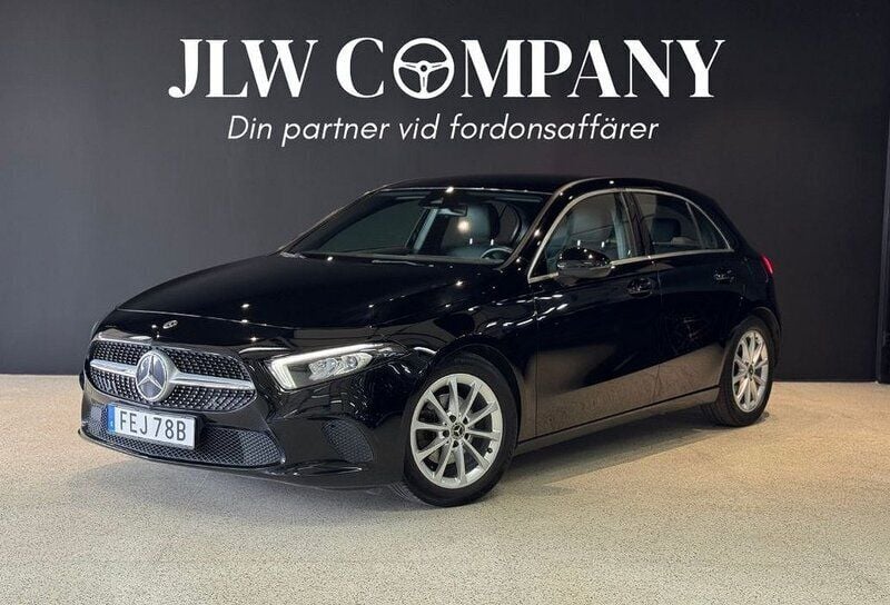 Begagnad 2020 Mercedes A180 Halvkombi | 189 000 kr (Marknadspris) - Bild 1/4