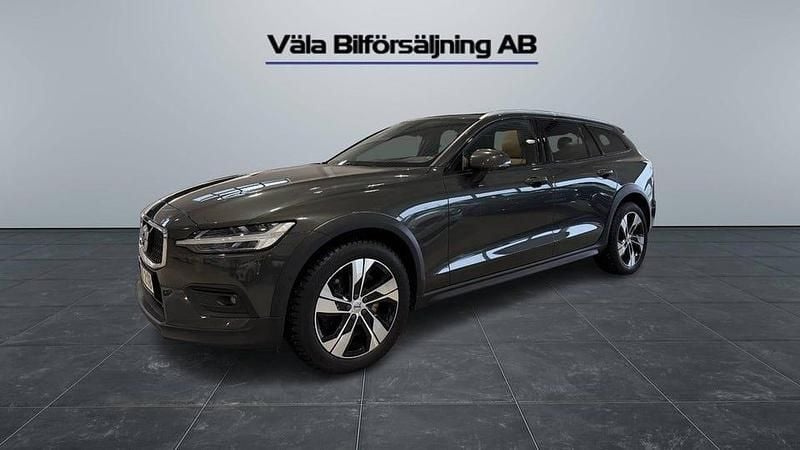Begagnad Volvo V60 CC 190 HK (139 kW) 2020 Mörkgrå Kombi