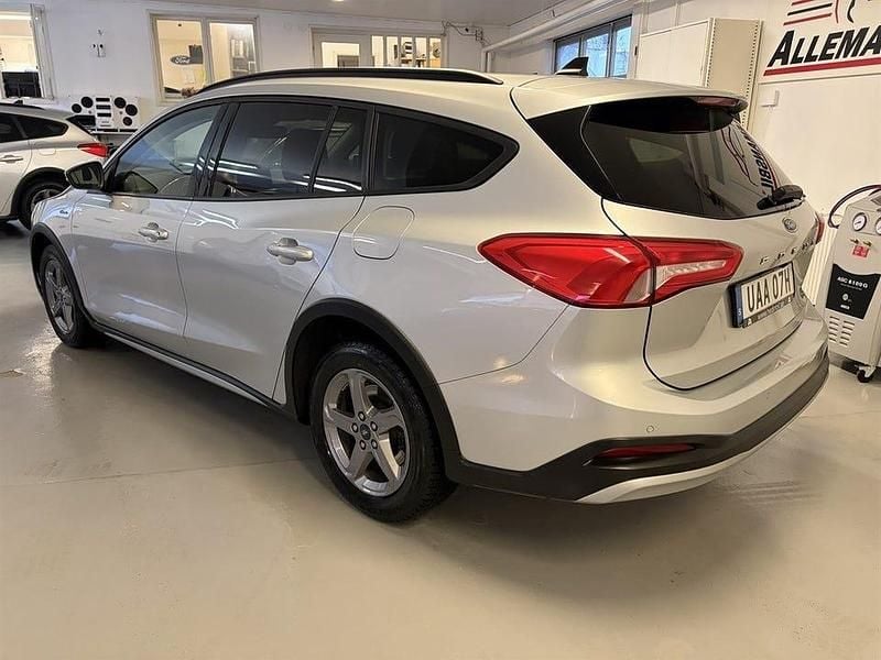 Begagnad Ford Focus ST-Line 125 HK (91 kW) 2022 Grå Kombi