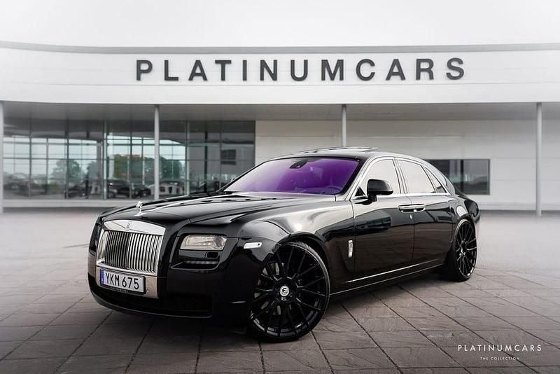 Svart Begagnad 2012 Rolls Royce Ghost Sedan | 1 499 000 kr - Bild 1/4