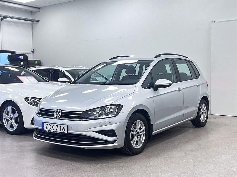 Begagnad VW Golf VII 110 HK (80 kW) 2017 Silver Halvkombi