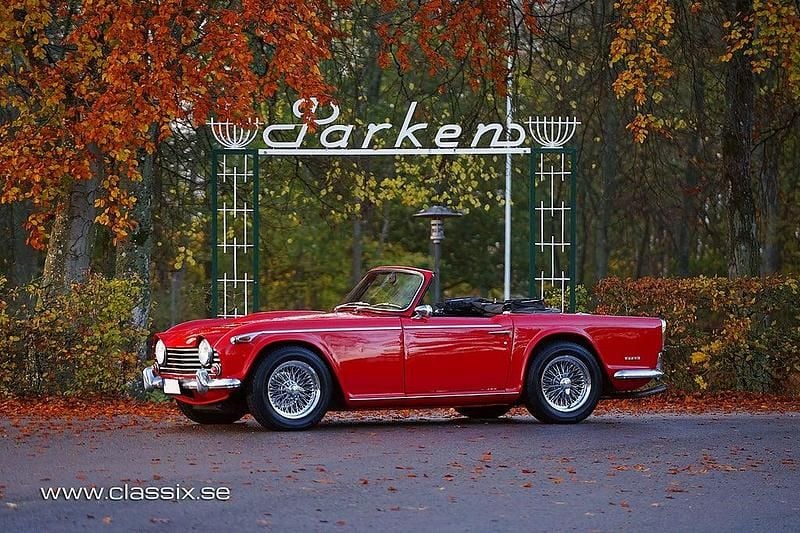Röd Begagnad 1968 Triumph TR5 Cab | 490 000 kr - Bild 1/4