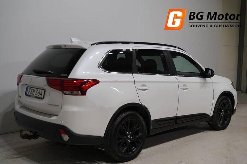 Begagnad Mitsubishi Outlander 150 HK (110 kW) 2018 Vit SUV