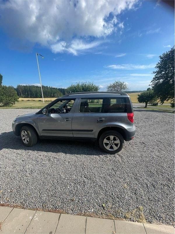 Silver Begagnad 2011 Skoda Yeti Experience SUV | 39 000 kr (Superpris) - Bild 1/4