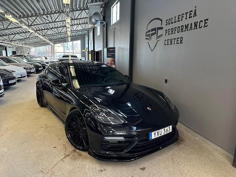 Svart Begagnad 2017 Porsche Panamera Sport Turismo Kombi | 799 900 kr (Dyr) - Bild 1/4