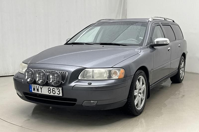 Grå Begagnad 2007 Volvo V70 Dynamic Kombi | 39 000 kr (Marknadspris) - Bild 1/4