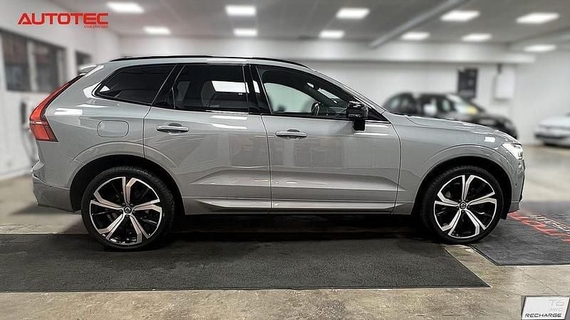 Begagnad Volvo XC60 Plus 350 HK (257 kW) 2024 Grå SUV