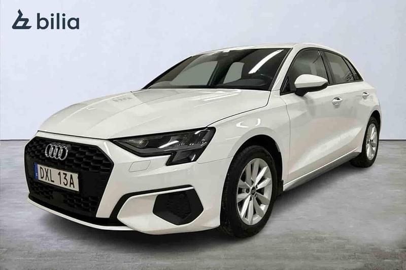 Begagnad Audi A3 Sportback 2023 Vit Halvkombi