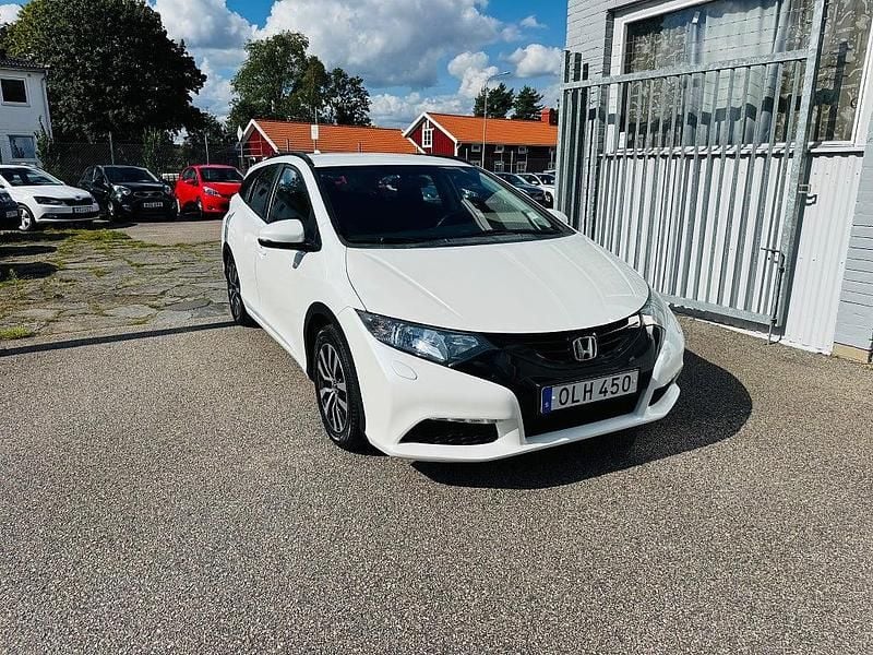 Vit Begagnad 2014 Honda Civic Comfort Kombi | 79 900 kr (Bra pris) - Bild 1/4