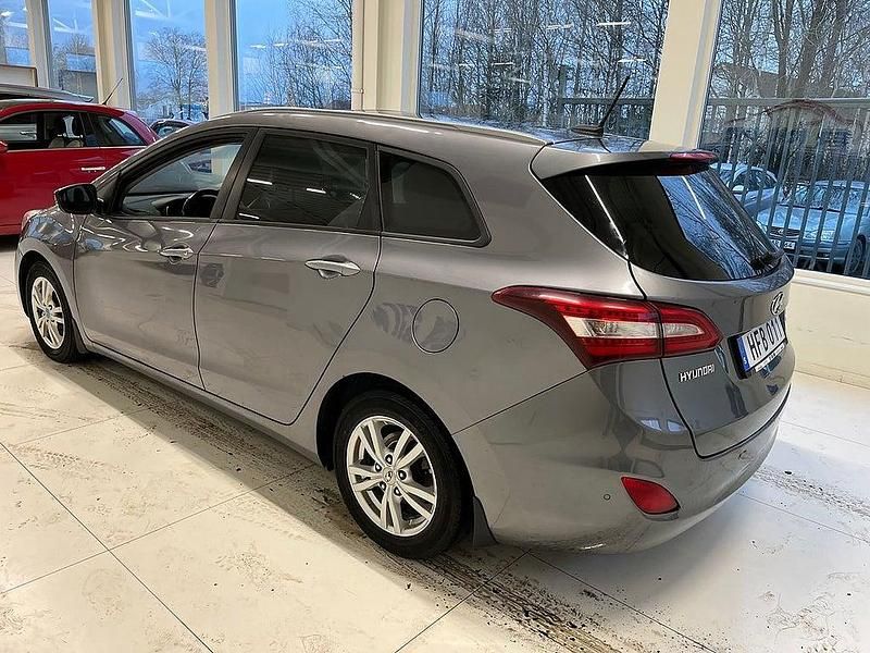 Begagnad Hyundai i30 112 HK (82 kW) 2014 Grå Kombi