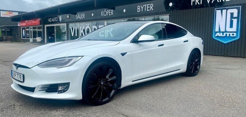 Begagnad Tesla Model S Long Range AWD 311 kW (423 HK) 2019 Vit Halvkombi