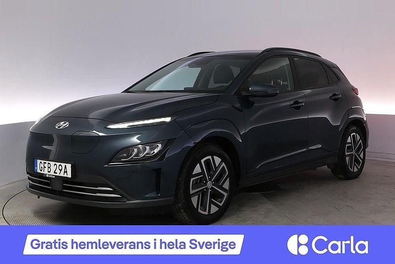 Blå Begagnad 2022 Hyundai Kona Essential SUV | 238 990 kr (Marknadspris) - Bild 1/4