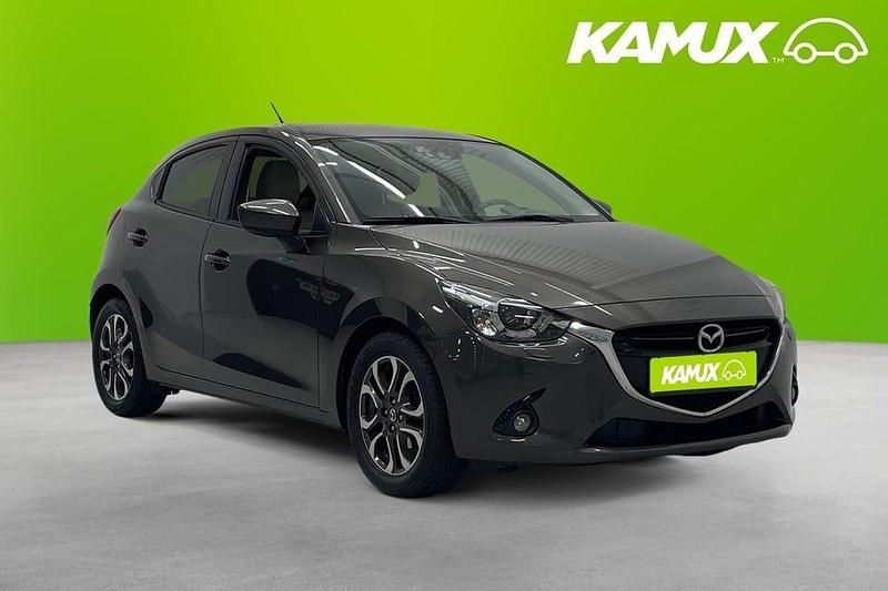Brun Begagnad 2016 Mazda 2 Optimum Halvkombi | 113 700 kr (Lite dyr) - Bild 1/4