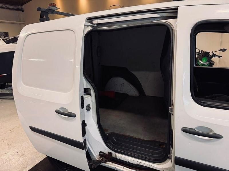 Begagnad Renault Kangoo 90 HK (66 kW) 2014 Vit Minibuss