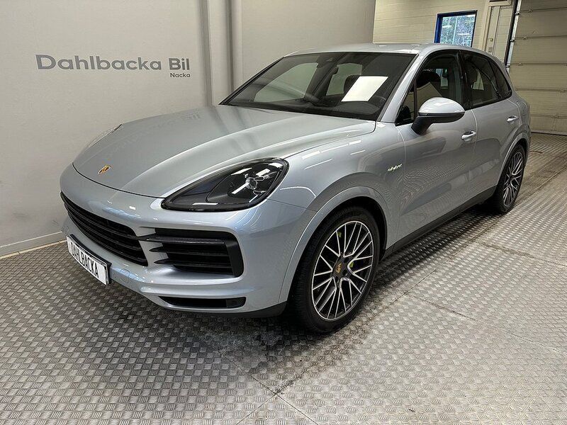 Begagnad Porsche Cayenne 463 HK (340 kW) 2021 Silver SUV