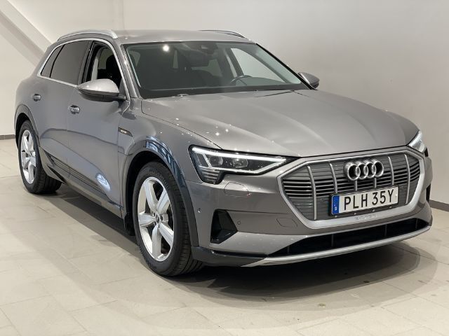 Tyfongrå metallic Begagnad 2022 Audi e-tron Proline SUV | 419 000 kr (Superpris) - Bild 1/3