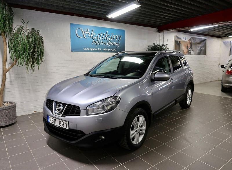 Grå Begagnad 2012 Nissan Qashqai +2 SUV | 75 000 kr (Marknadspris) - Bild 1/4