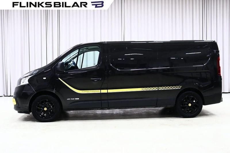 Svart metallic Begagnad 2018 Renault Trafic Minibuss | 149 900 kr (Superpris) - Bild 1/4