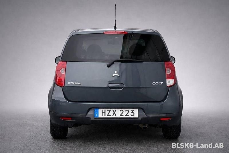 Begagnad Mitsubishi Colt 95 HK (69 kW) 2009 Grå Halvkombi